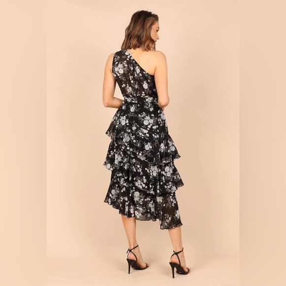 NWOT PETAL AND PUP BRIGETTE ONE SHOULDER TIERED MIDI DRESS - BLACK FLORAL - Picture 3 of 6